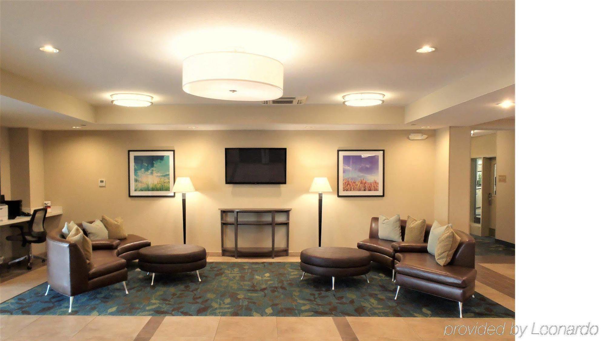 Candlewood Suites - Topeka West By Ihg Exterior photo